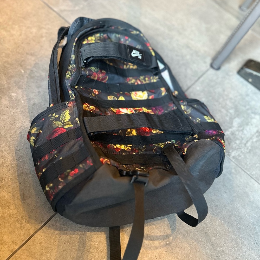 Nike Black Floral Backpack - Picture 7 of 7